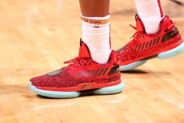 布朗44分绿军大胜步行者 尼克斯轻取魔术6连胜